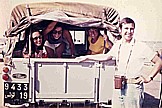 Tunesien 1971_kleine Verschnaufpause an der F�hre hin�ber zum tunesischen Festland_mit Lotti, Angelika, Renate u Horst_Jochen A. H�bener