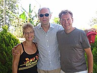 im Garten der "casaconchita" (altkanarisches Steinhaus, modernisiert), im Nordwesten v. 'LA PALMA', hier: Conchita, Jochen Schellong, Jochen A. H�bener