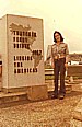 ... diese nette panamesische Studentin f�hrte mich durch PANAMA-City und zeigte mir den PANAMA-Kanal_hier: die Br�cke, die die '2 Amerikas' miteinander verbindet, 'linking the Americas', Thatcher Ferry Bridge_1974