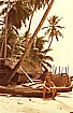 PANAMA 1974_auf den kleinen Inselchen der CUNA-Indios im 'Archipielago de SAN BLAS' _hier kann man mit Indio - Einb�umen von Insel zu Insel paddeln_viele Inseln liegen dicht beeinander_ein wahres Paradies_ allerdings f&uuml;hle ich mich nach mehrmonatiger Reise gesundheitlich schon sehr angeschlagen ... _diese Bef&uuml;rchtung wird sp&auml;ter best&auml;tigt ... 3 Tropenkrankheiten_Jochen A. H&uuml;bener