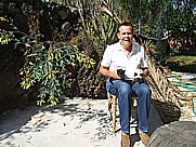 Jochen mit den sp�teren Katzen-Eltern 'Artista' und 'Tranquilo' auf dem Gel�nde der casa Jochen in Todoque, Isla LA PALMA 2008 