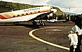 nostalgisches, abenteuerliches Flugzeug im Einsatz ... erinnert mich ein wenig an 'Tante JU'_per 'RUTACA' auf dem Weg zu den CANAIMA- Wasserf�llen_VENEZUELA 1984_Jochen A. H�bener