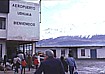 ... Landung 1986 in USHUAIA / PATAGONIEN / ARGENTINIEN_ s�dlichste Stadt der Erde_Flughafen mit Plattenbau- Atmosph�re ... _Jochen A. H�bener